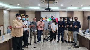 Tangis Bahagia Sharon Pelanggan PLN di Jakarta Setelah Bebas dari Denda Rp68 Juta