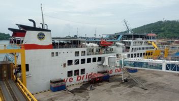 Weather Improves After Christmas And New Year Holidays, The Flow Of Passengers At Merak Port Is Still High