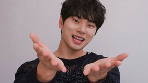 Lee Yi Kyung Keluar dari “<i>How Do You Play</i>?”, Bukan Karena Kasus Terbaru