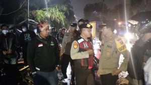 Riots Of Two Mass Organizations In Cisauk Tangsel, One Command Post Burned And The Shop Owner's Handpone Stolen