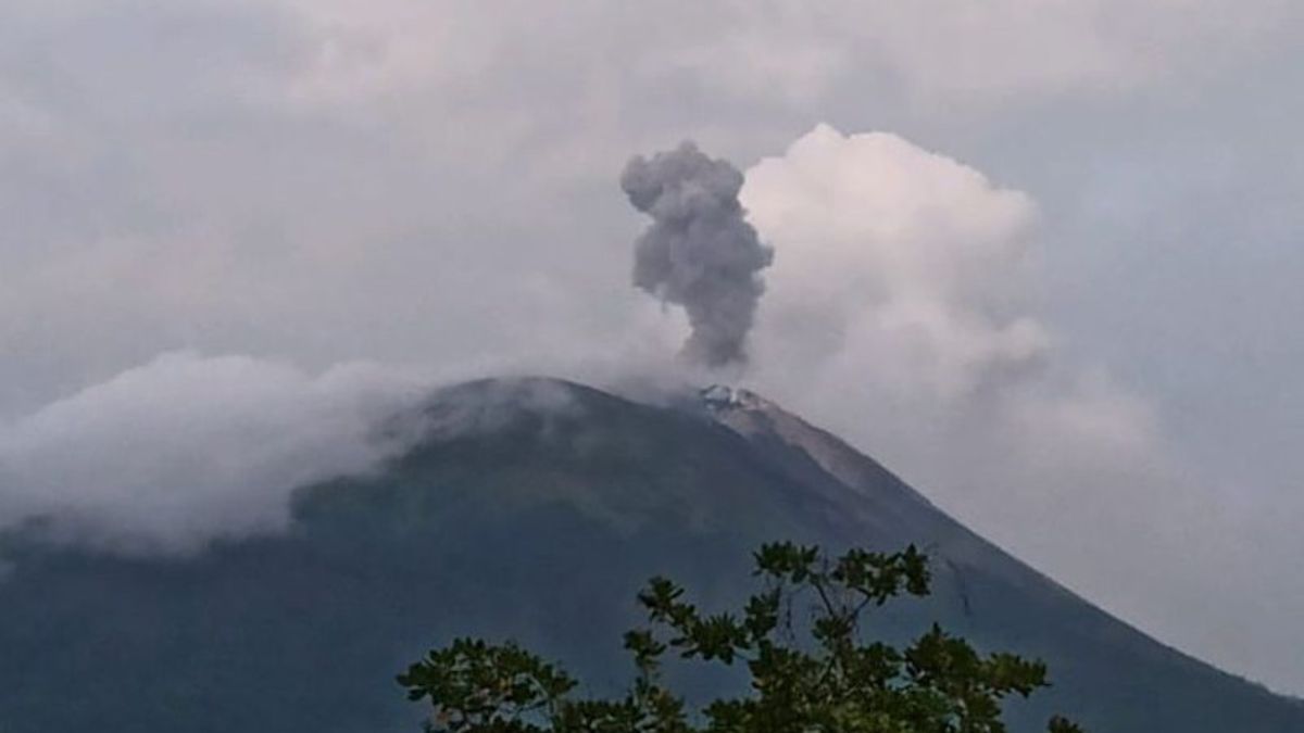 PVMBG Reports Eruption Of Mount Ile Lewotolok Lembata NTT Is Still Ongoing And Tends To Increase