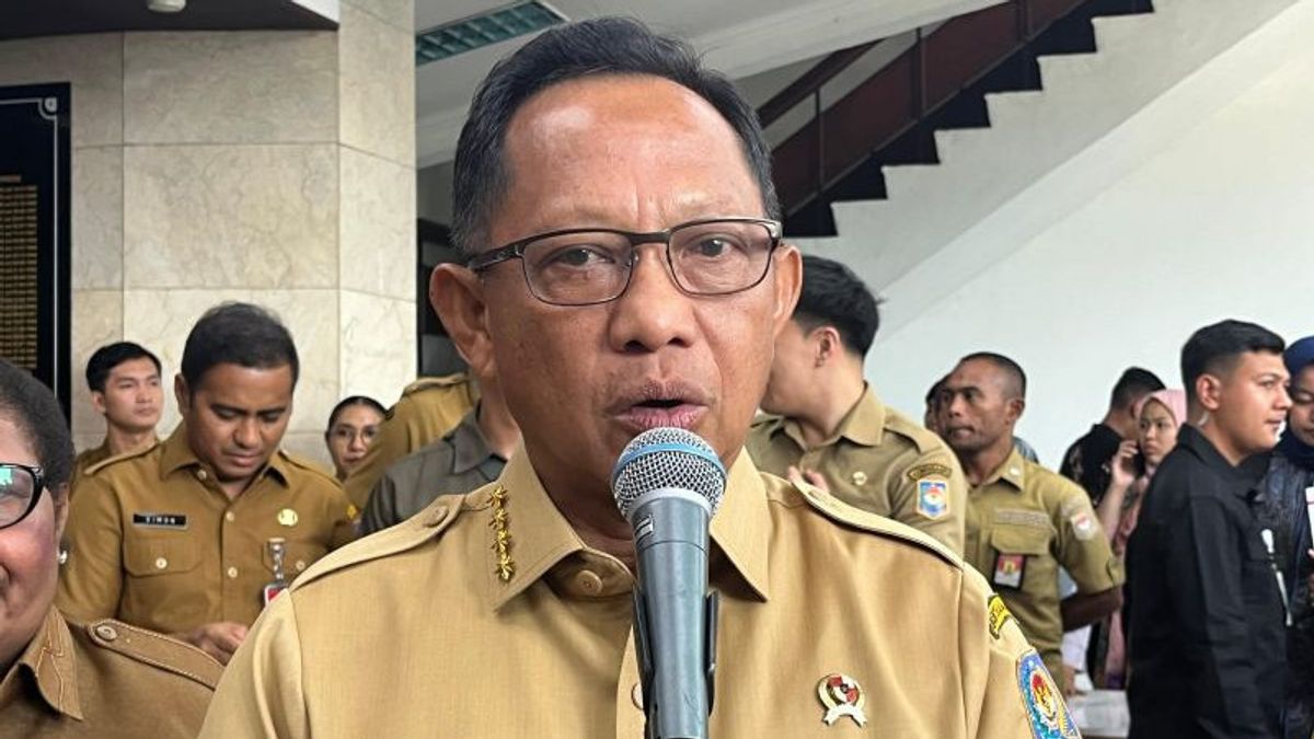 Tito Instruksikan Wamendagri Bima Arya Bentuk Desk Monitoring Pilkada 2024