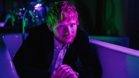 Ed Sheeran Ajak Istri dalam Video Musik <i>Put It All On Me</i>