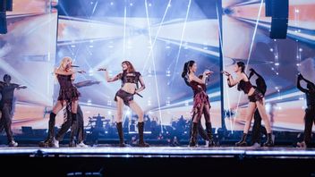 BlackPINK: La pluie n'est pas un obstacle, une apparence remplie de magie : La sorcellerie de milliers de spectateurs à GBK Jakarta