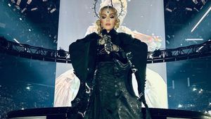 Madonna Minta Maaf kepada Penggemar di Toronto karena Bilang “Kalian Siap, Boston?”