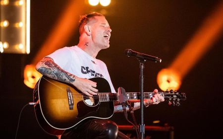 Corey Taylor Lepas Video Musik Samantha's Gone