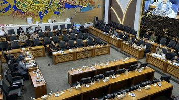 著作権法案を議論し、バレグDPRは国家予算で賄われるLKMNを提案する