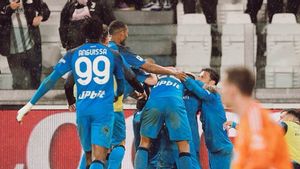 Kalahkan Juventus, Napoli Tatap  <i>Scudetto</i> Serie A Sejak Terakhir 1990