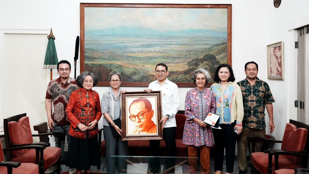Menteri Kebudayaan Fadli Zon Kunjungi Kediaman Keluarga Bung Hatta, Ini Misinya