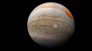 ハッブル宇宙望遠鏡は木星の動きが速い赤い斑点をキャッチ