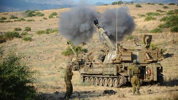 三枚火箭弹从黎巴嫩发射，以色列用坦克和大炮回应