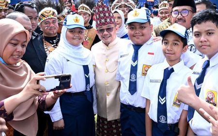 Bukan Kenaikan Gaji, Mendikdasmen Tegaskan Kesejahteraan Guru Ditingkatkan Lewat Tunjangan Sertifikasi