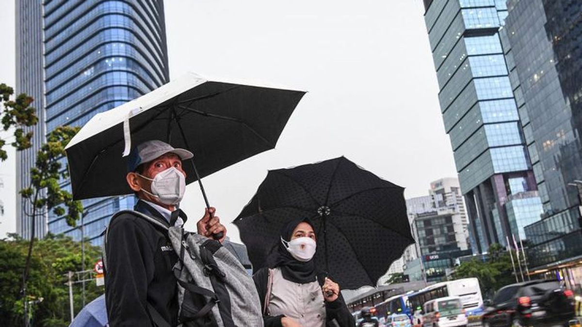 Ready Umbrella! Rainfall In The Capital City Of Jakarta Since Tuesday Morning