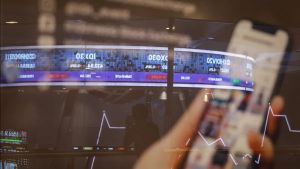Konflik Timur Tengah Memanas, Rupiah Tembus Rp16.927 per Dolar AS, IHSG Anjlok 4,32 Persen