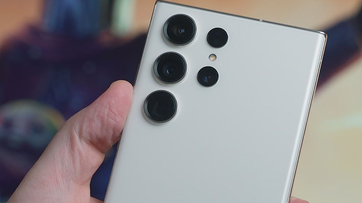 Samsung Tunda Peluncuran Android 15 Hingga April 2025