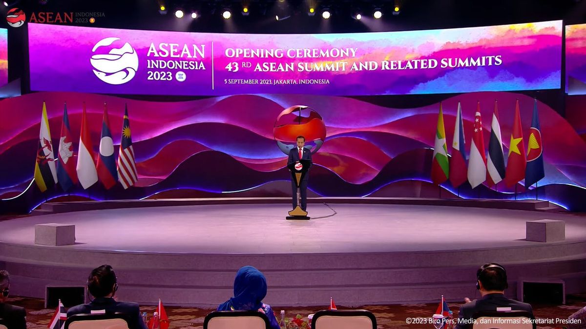 Opening the 43rd ASEAN Summit, President Jokowi: ASEAN Unity is Still Well Maintained