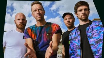 Coldplay Gives Merchandise To Children's Patients At One Of Jakarta Hospitals