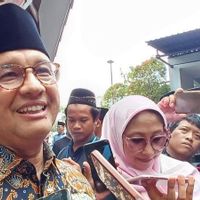 Anies Baswedan 成为爱资哈尔清真寺开斋节祈祷的哈提卜