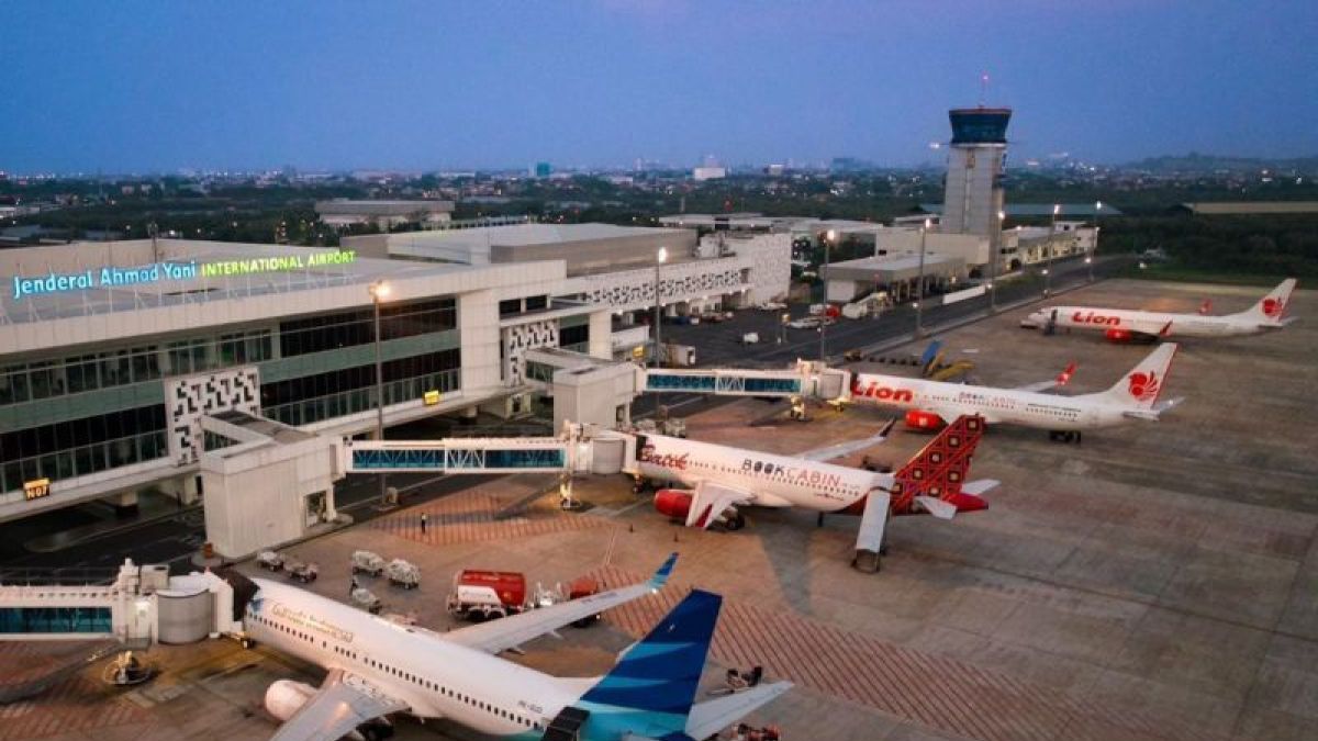 Les billets d'avion pour Aceh atteignent 8 millions de roupies, observateur: c'est le vol Carter