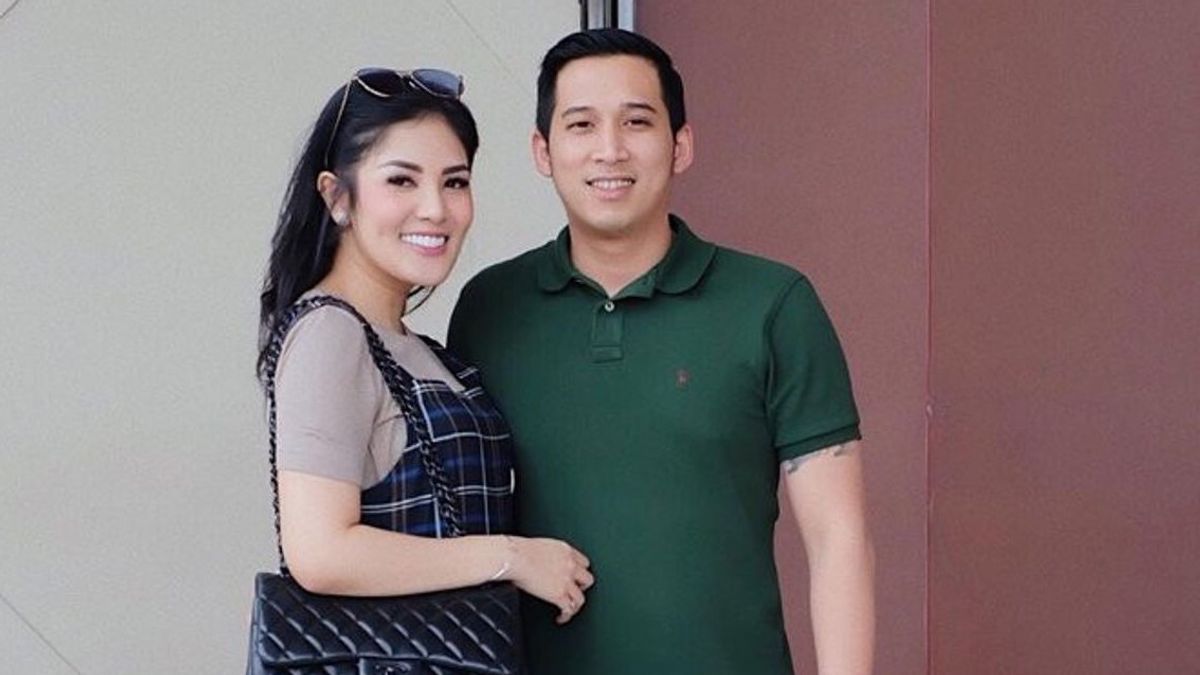 Here's What Nindy Ayunda Said After Being Examined By The Police Regarding Her Divorce