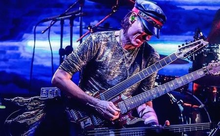 Promotor Gelar Kontes Gitar, Pemenangnya Dapat Tiket Nonton Konser Steve Vai 