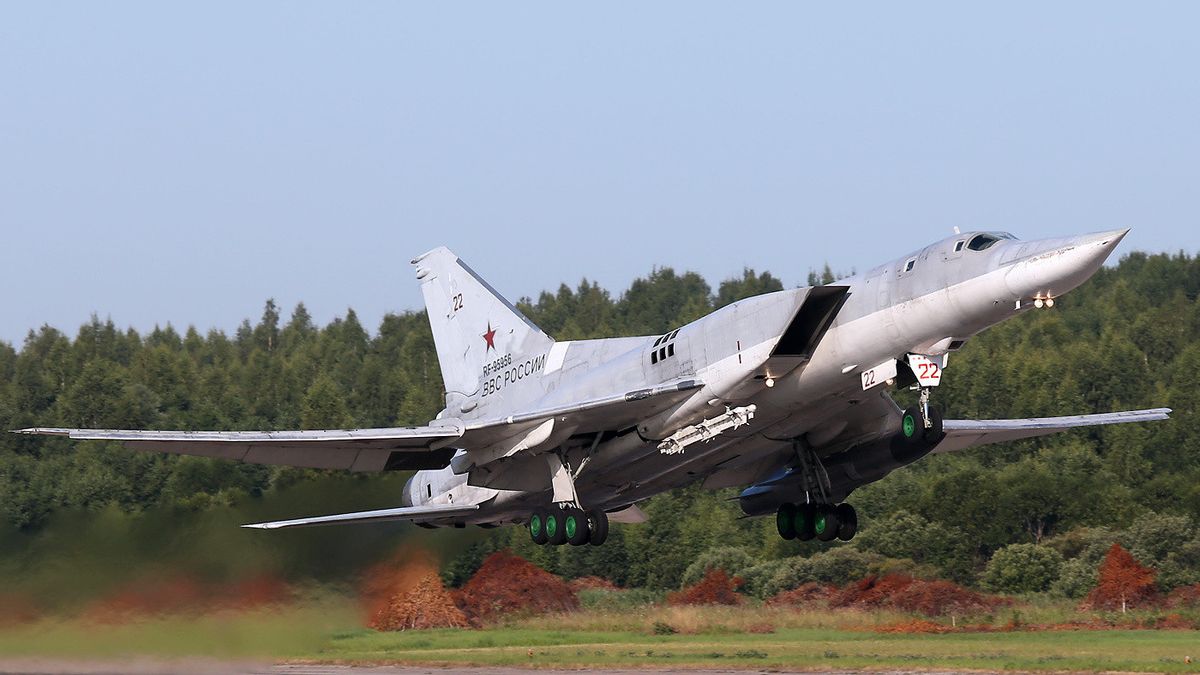 Ukraina Klaim Tembak Jatuh Pembom Strategis Rusia Usai Serangan Udara di Dnipro, Moskow Bilang Kecelakaan