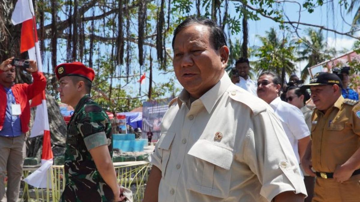 国防部长普拉博沃在马鲁古西南部宣布清洁水11点