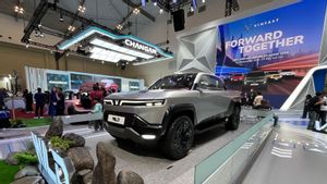 VinFast Pamerkan Limo Green Tujuh Penumpang dan Konsep VF Wild di GJAW 2025