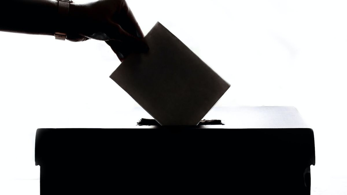 استطلاع Puspoll يسمى برابوو وغانجار على الأكثر احتمالا لتمرير الجولة الثانية من الانتخابات الرئاسية لعام 2024