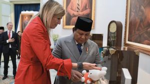 Prabowo Berikan Vas Bunga hingga Batik Sutera, Ratu Maxima Kasih Kado Boneka untuk Bobby Kertanegara