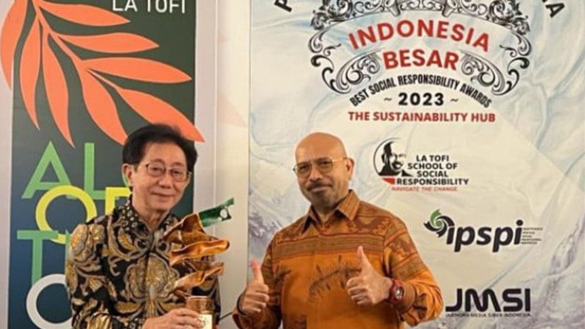 Sido Muncul Irwan Hidayat主任获得印度尼西亚企业社会责任明星奖