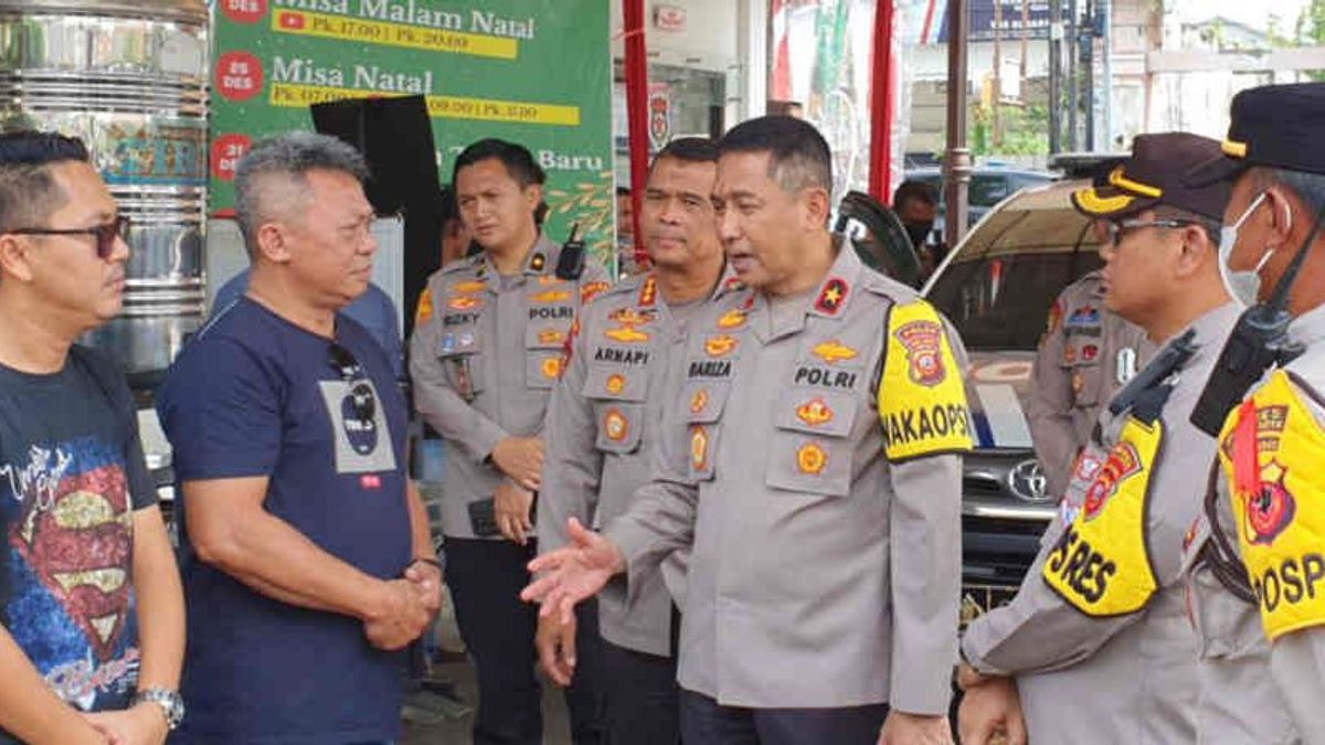West Java Deputy Police Chief Jamin Security All Churches In Their Region