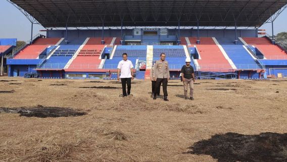 Stadium Grass Burns During A Year Of Kanjuruhan Tragedy, Police: It's A Cut And Stacked Illalang