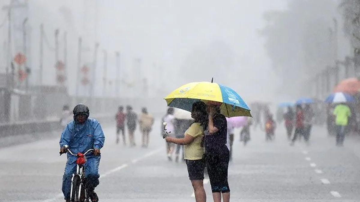 Prakiraan Cuaca Jakarta Hari Ini: Jaksel dan Jaktim Hujan Ringan Siang Hari