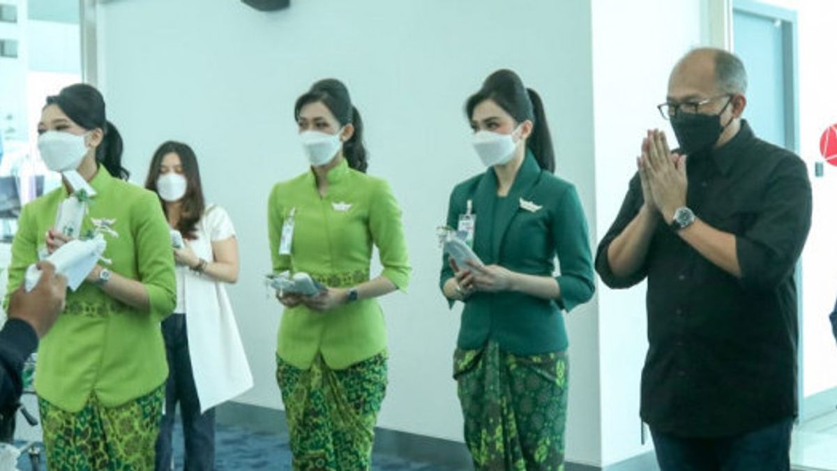The Meaning Of New Uniform Colors And Motifs For Citilink Cabin Crew