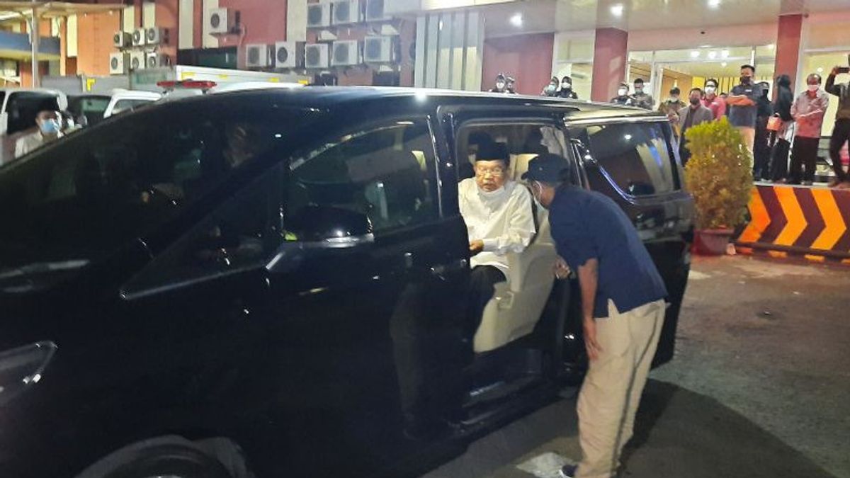 JK And Minister Of State Secretary Receiving Arrivals Of The Body Of Cendekiawan Muslim Azyumardi Azrar