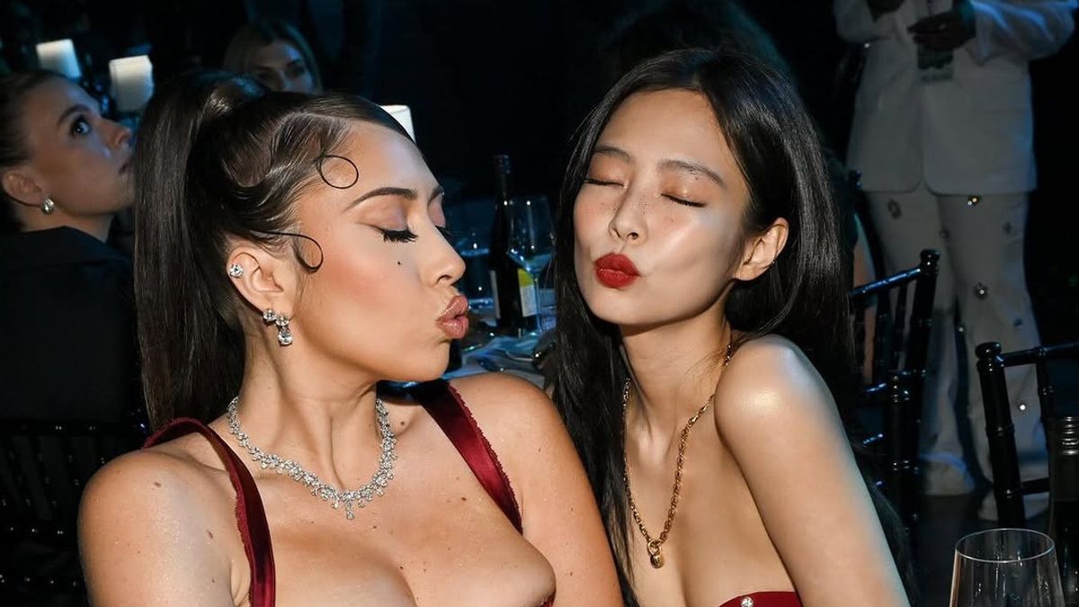 Coachella 2025 Jadi Panggung Perdana Kolaborasi Jennie BLACKPINK dan Kali Uchis