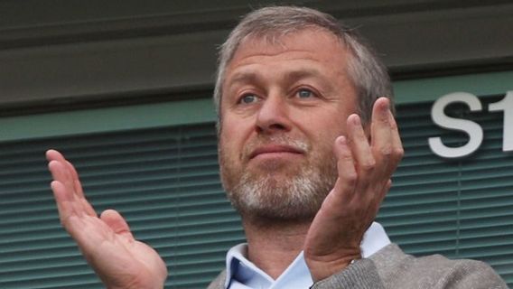 Dapat Banyak Kecaman Warga Inggris Roman Abramovich Angkat Kaki dari Chelsea