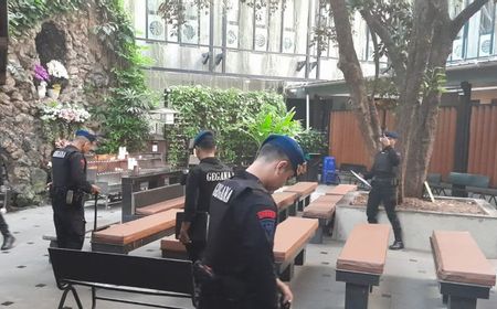 Misa Kenaikan Yesus Kristus di Katedral Dijaga Polisi dengan Tim Gegana dan Anjing Pelacak