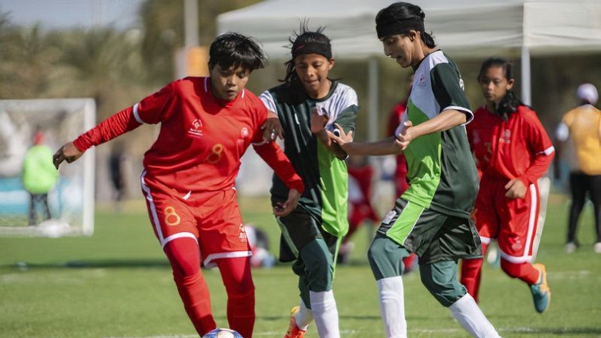 Departing For Thailand, The West Java And Central Java Teams Were Indonesian Representatives At Unified Football In Bangkok