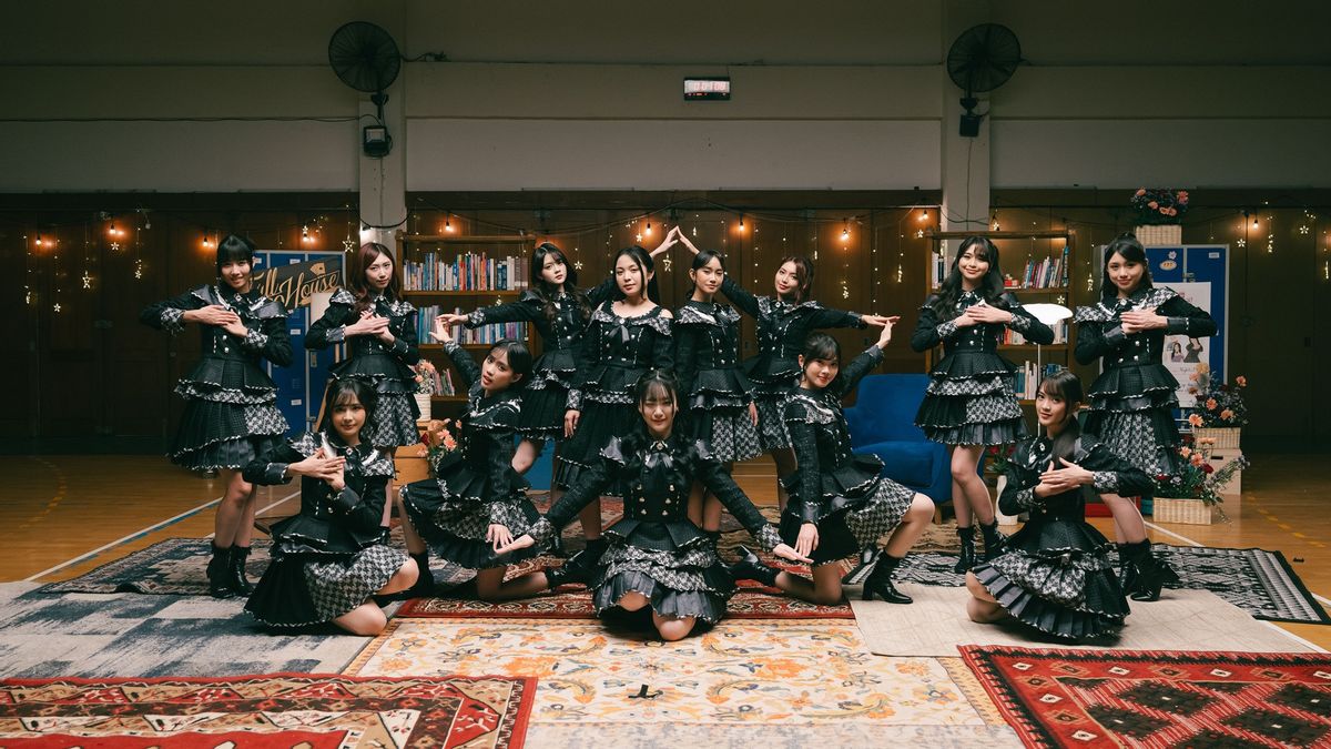 Bernadya révèle les secrets derrière le petit chant accompli. JKT48