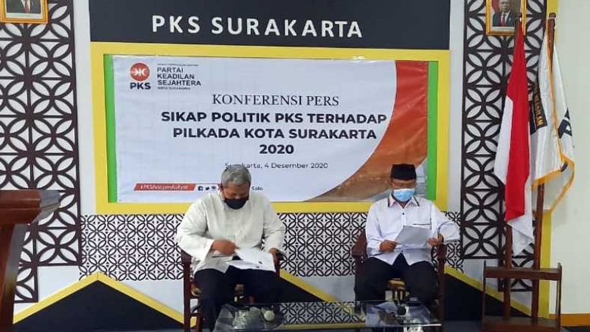 调查显示，苏拉卡塔·皮尔卡达（Surakarta Pilkada）弃权PKS独裁者中有14％支持基布兰