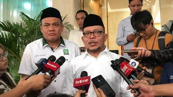 KPK在TKA勒索案中开放了前雇用部长Hanif Dhakiri的审查机会