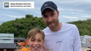 Sempat Ambruk di Lapangan karena Serangan Jantung, Christian Eriksen Sudah Pamer Foto dengan Penggemar