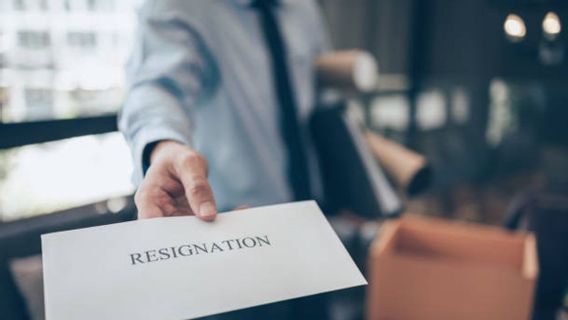 Mau <i>Resign</i> dari Kerjaan? Berikut Contoh Surat Pengunduran Diri yang Baik dan Sopan 