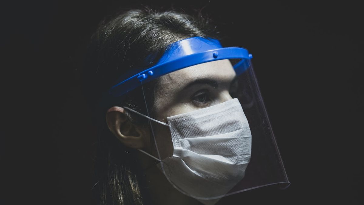 Using A Face Shield Without A Mask Is Ineffective In Preventing COVID-19