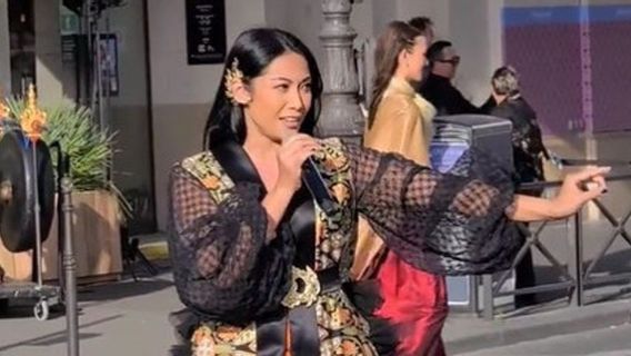 Viral Anggun Nyinden di Prancis, Ternyata di Acara Pameran Anaknya Jokowi