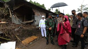 Mensos Ajak Korban Banjir Manado Bersedia Direlokasi