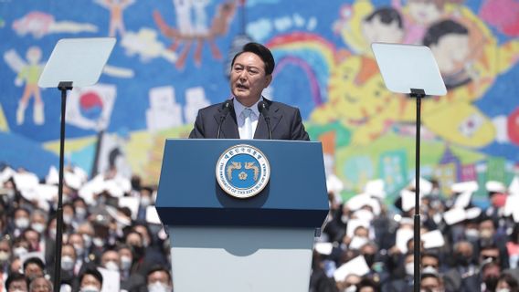 戒厳令の発表後、韓国の人種党はユン大統領に辞任または弾するよう促す