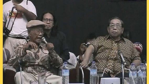 Pramoedya Ananta Toer Menolak Permintaan Maaf Gus Dur Perihal Pembantaian PKI dalam Sejarah Hari Ini, 26 Maret 2000